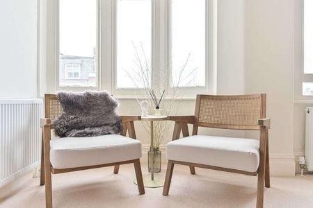 Kings Road, Chelsea, SW3 - Photo 2