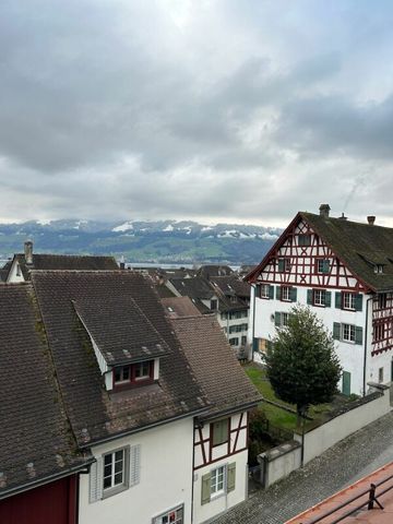 Exklusive 4.5-Zimmer-Dachmaisonette-Wohnung in Bubikerhaus mitten in der Rapperswiler Altstadt - Photo 2