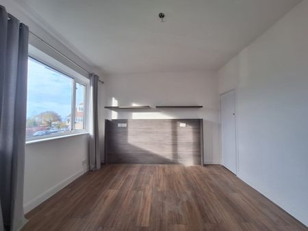 2 Bed Flat, Warrington Court, CR0 - Photo 2