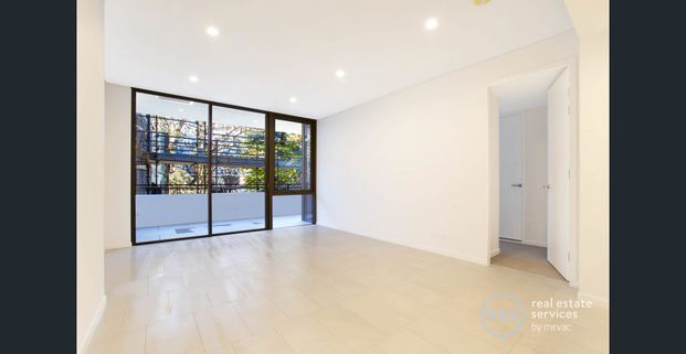 Garden Facing 2-Bedroom Apartment with Parking in 'The Moreton', Bondi - Photo 1