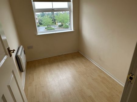 2 bedroom flat on Kilderkin Court, CV1 2UF area. - Photo 3