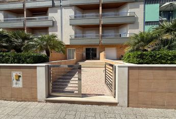 T2 na 1º linha da Praia da Barra com terraço vista mar!