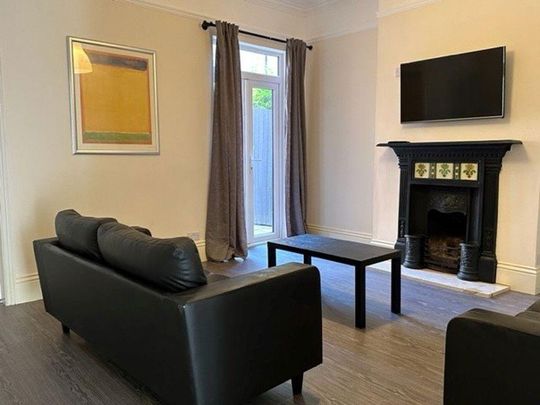 5 bedroom terraced house to rent - Photo 1