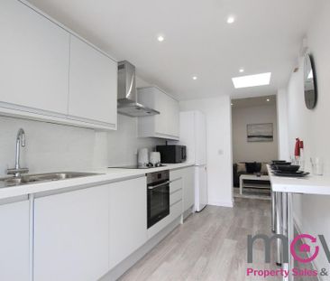 1 bedroom in a house share to rent - Photo 3