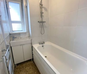 Room in a Shared House, Weymouth House, SW8 - Photo 5