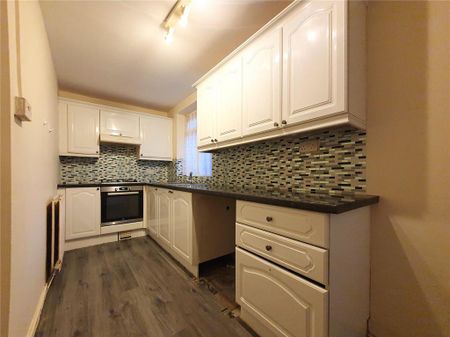 2 bedroom terraced house to rent - Photo 2