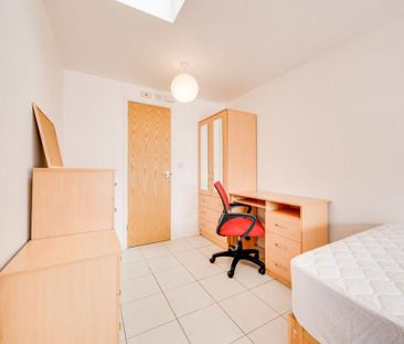 6 bedroom house to rent - Photo 2