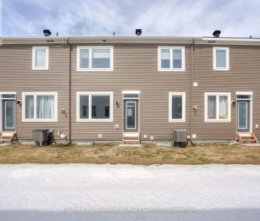 30 FOCALITY CRESCENT - Photo 1