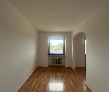 Großzügige 4,5-Zimmer-Wohnung mit 3 Balkonen! Neumarkt - Holzheim - Foto 1