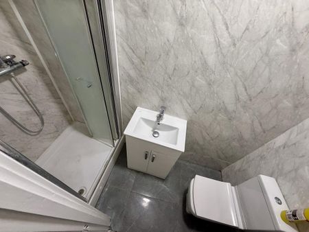 3 bedroom flat to rent - Photo 5