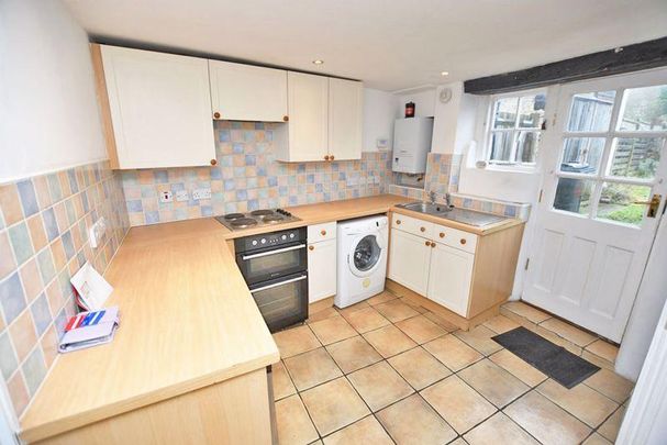 2 bedroom end of terrace house to rent - Photo 1