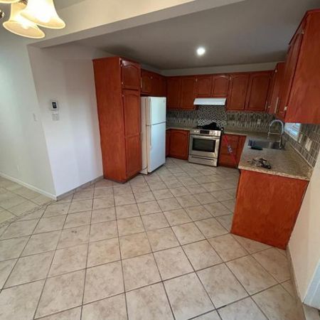 Très grande chambre à Repentigny - Photo 3