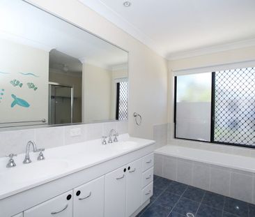 FAMILY HOME LOTS OF PARKING - Photo 6