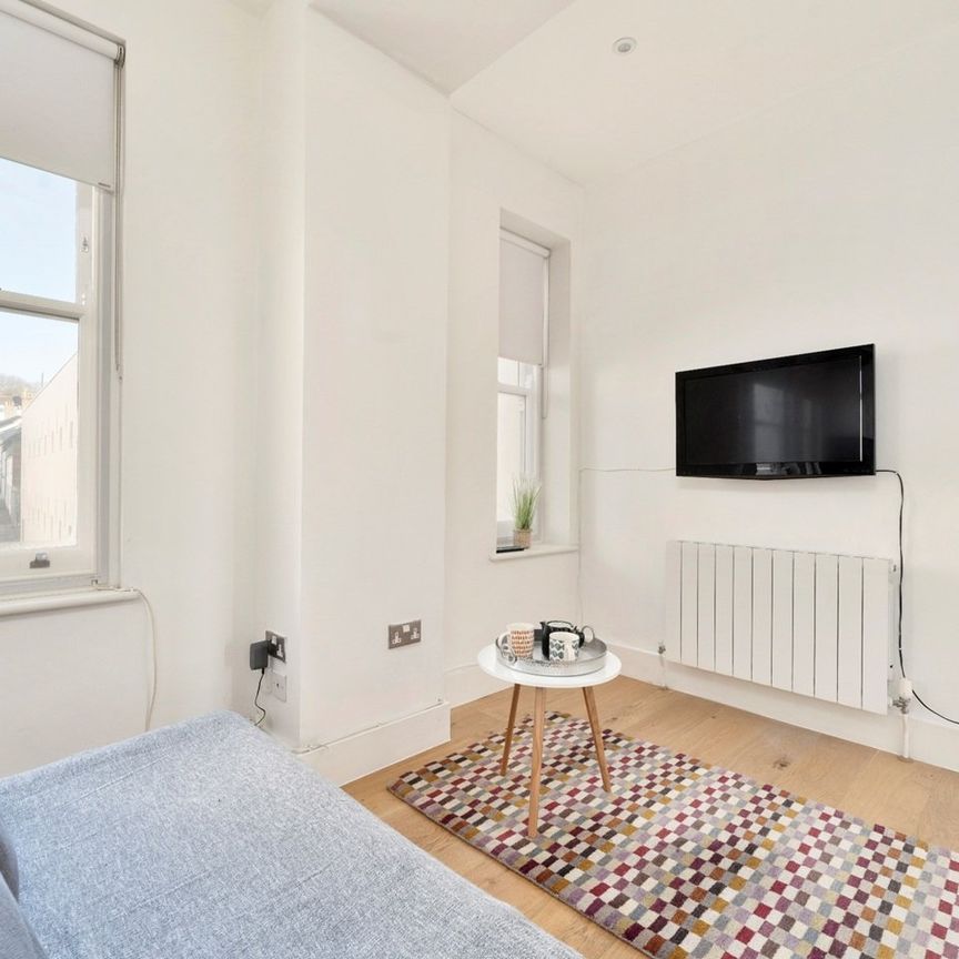 Room in a Shared Flat, Clarence Square, BN1 - Photo 1