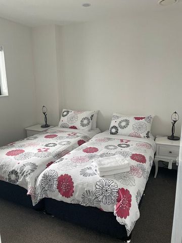 Modern 2BR Apt with Views in Birkenhead - Photo 4