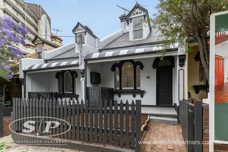 Renovated Terrace Living - Photo 5