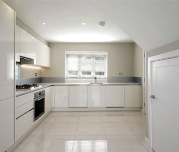 2 bedroom semi-detached house to rent - Photo 5