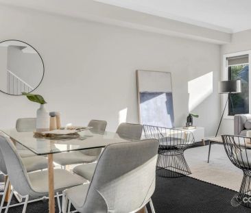 “Family townhouse perfectly situated in Craigieburn !!” - Photo 2