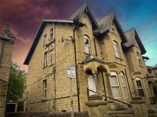 Trinity Street, Huddersfield, HD1 - Photo 1