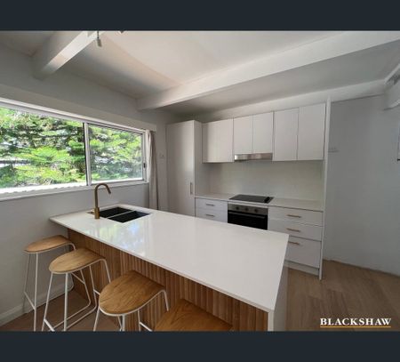 28 Pleasurelea Drive, Sunshine Bay, NSW 2536 - Photo 2