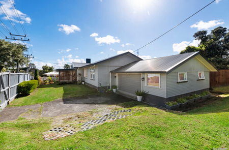 265 Hepburn Road, Glendene - Photo 5