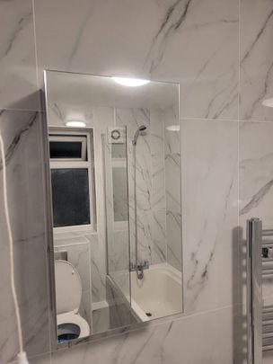 2 Bed Flat, Bell Lane, NW4 - Photo 1