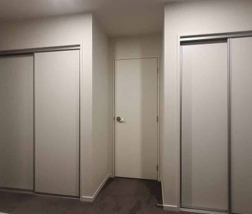 Modern & Sunny Room in Orewa - Photo 1