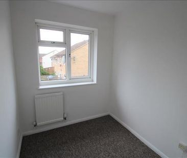 3 bedroom end of terrace house to rent - Photo 4