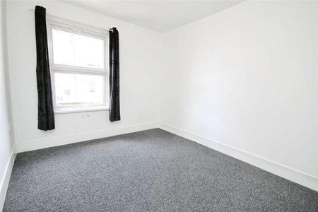 Campbell Road, London, E6 - Photo 3