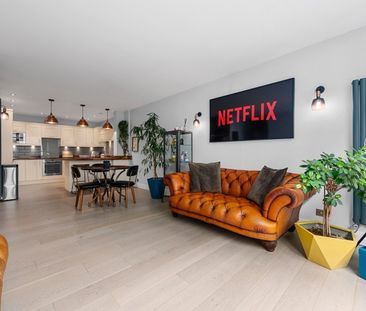 2 Bed Flat, Whitworth Street, M1 - Photo 3