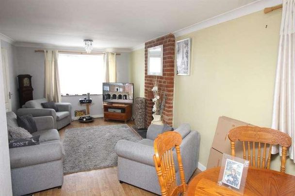 Swan Grove, Chappel, CO6 - Photo 1