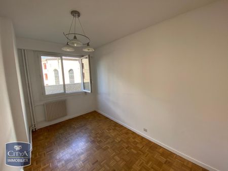 Location Appartement 4 pièces 82m² LE MANS 72000 - Photo 4
