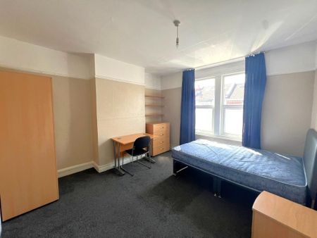 1 bedroom in a house share to rent - Photo 5