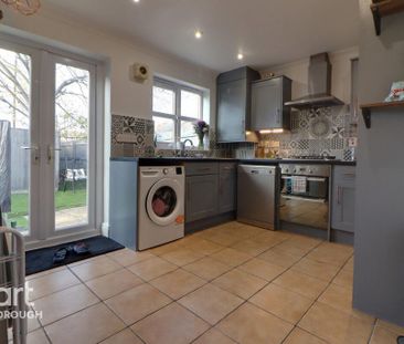 2 bedroom end of terrace house to rent - Photo 6