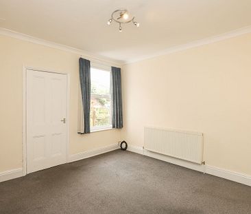 3 bedroom Terraced House to rent - Photo 4