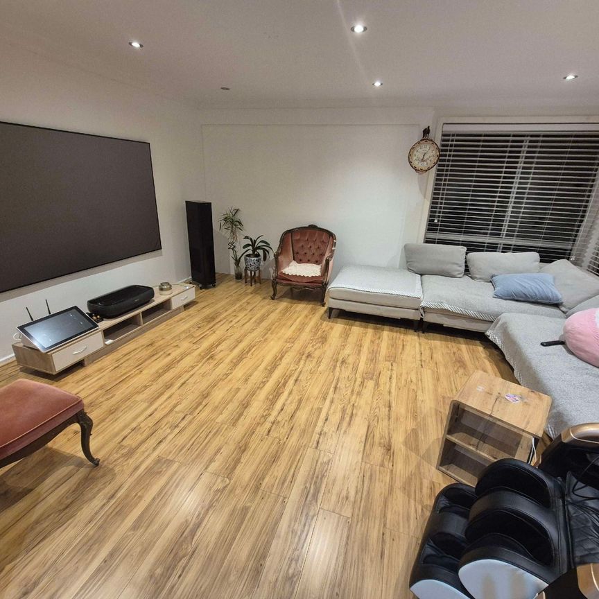 Oakleigh South - Photo 1