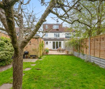 Vale Road, Worcester Park - Photo 2