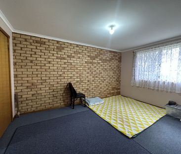 Cozy unit, live here! - Photo 6