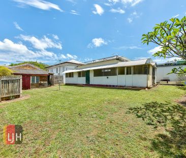 4 BEDROOM HOME IN MITCHELTON WITH AIR CONDITIONING - Photo 6