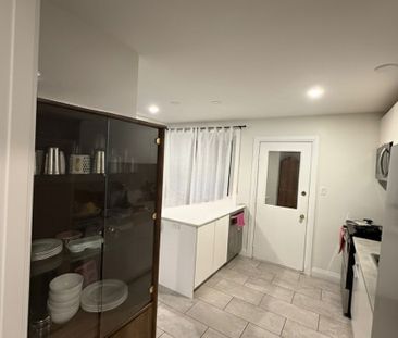 For Lease - 44 Oren Boulevard, Barrie, Ontario - Photo 2