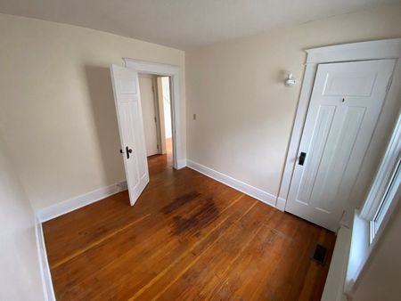 For Lease - 84 Wharncliffe Road Unit# B, London South, Ontario - Photo 3