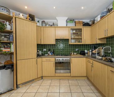 Price £2,150 pcm - Available 13/12/2025 - Furnished - Photo 3