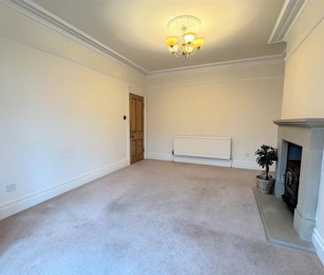 4 bedroom semi-detached house to rent - Photo 3