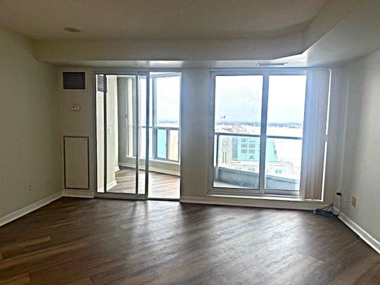 For Lease - 8 York Street Unit# 1911, Toronto, Ontario - Photo 1