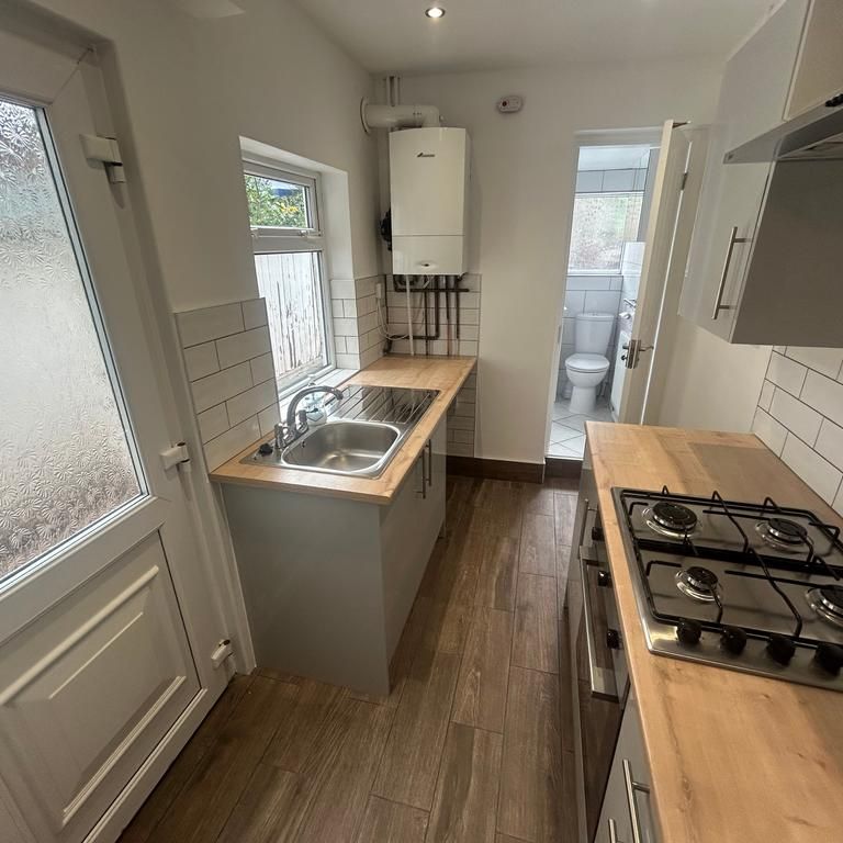 3 bedroom terraced house to rent - Photo 1