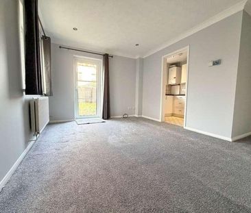 Lark Vale, Aylesbury, Buckinghamshire, HP19 - Photo 5