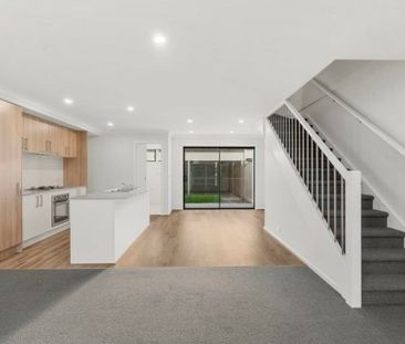 957 Morris Road, Truganina VIC, Belconnen - Photo 2