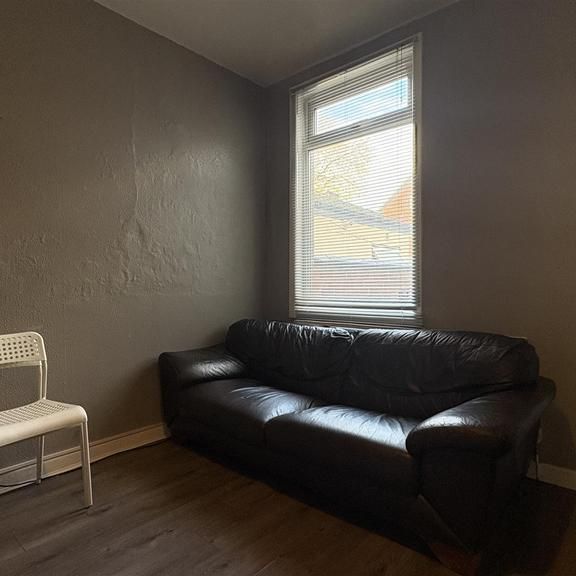 4 bedroom terraced house to rent - Photo 1