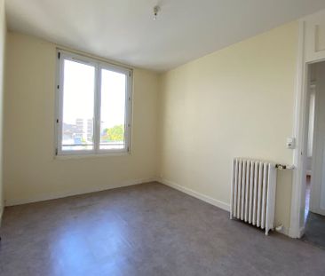 Location Appartement 4 pièces 71m² - Photo 3