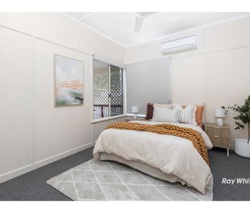 Charming Cottage in Prime Location - Photo 3